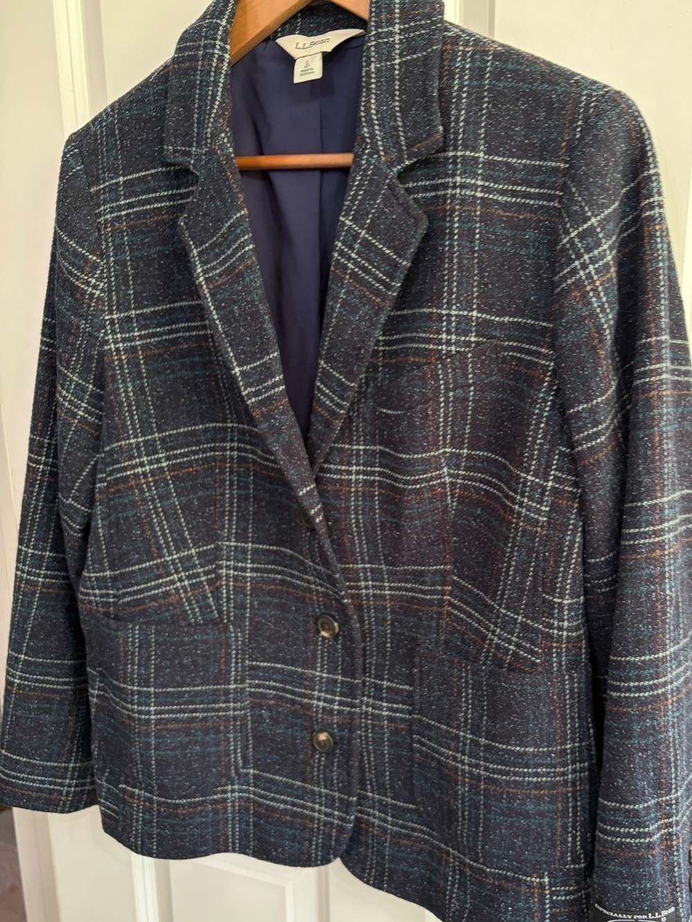 New without tags L.L. Bean Women's Grey Plaid Wool-Blend Blazer. Large Petite